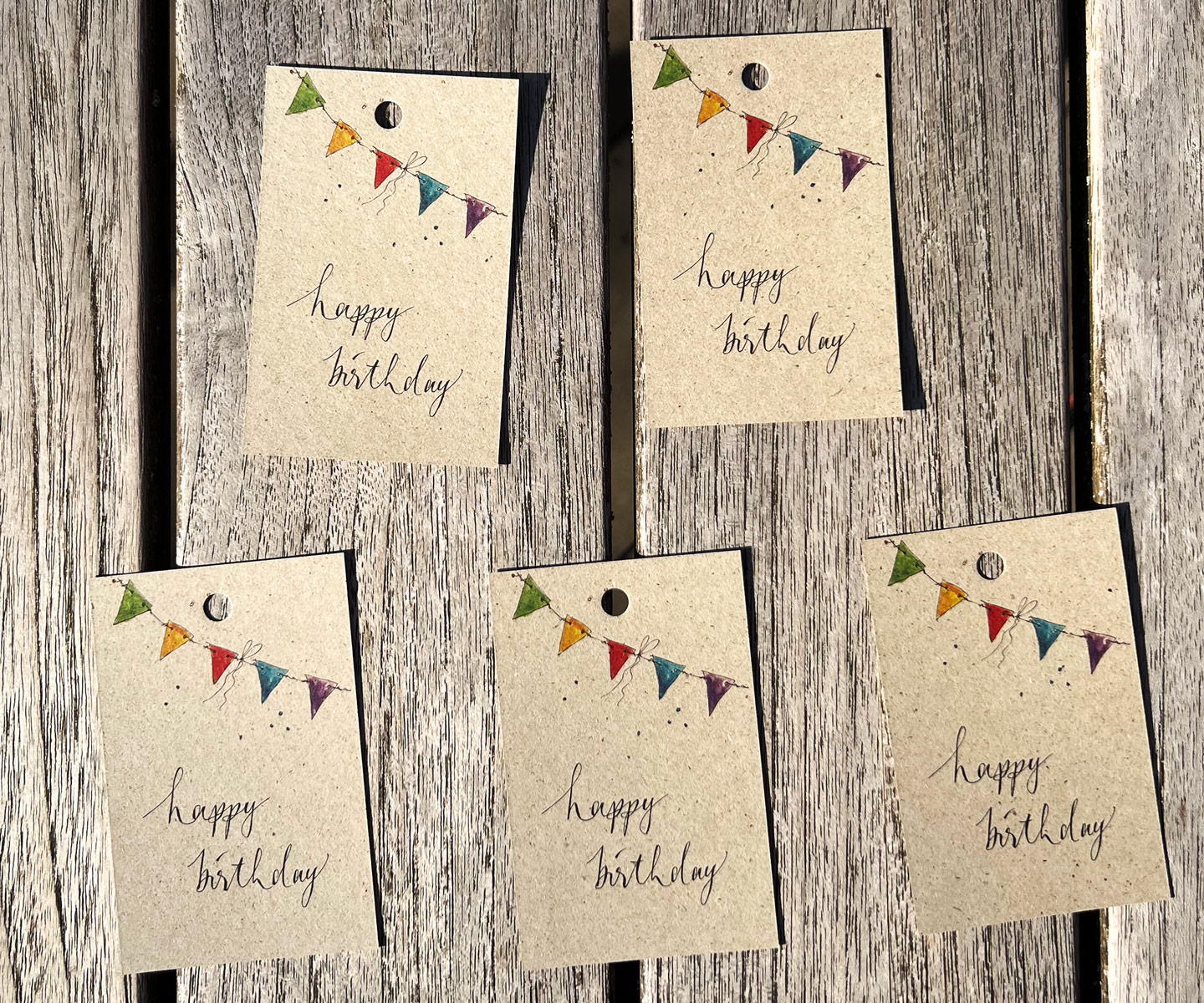 5 x Geschenkanhänger zum Geburtstag | Bunte Wimpelkette | Happy Birthday | 5er Set auf Graspapier | 85 x 55 mm