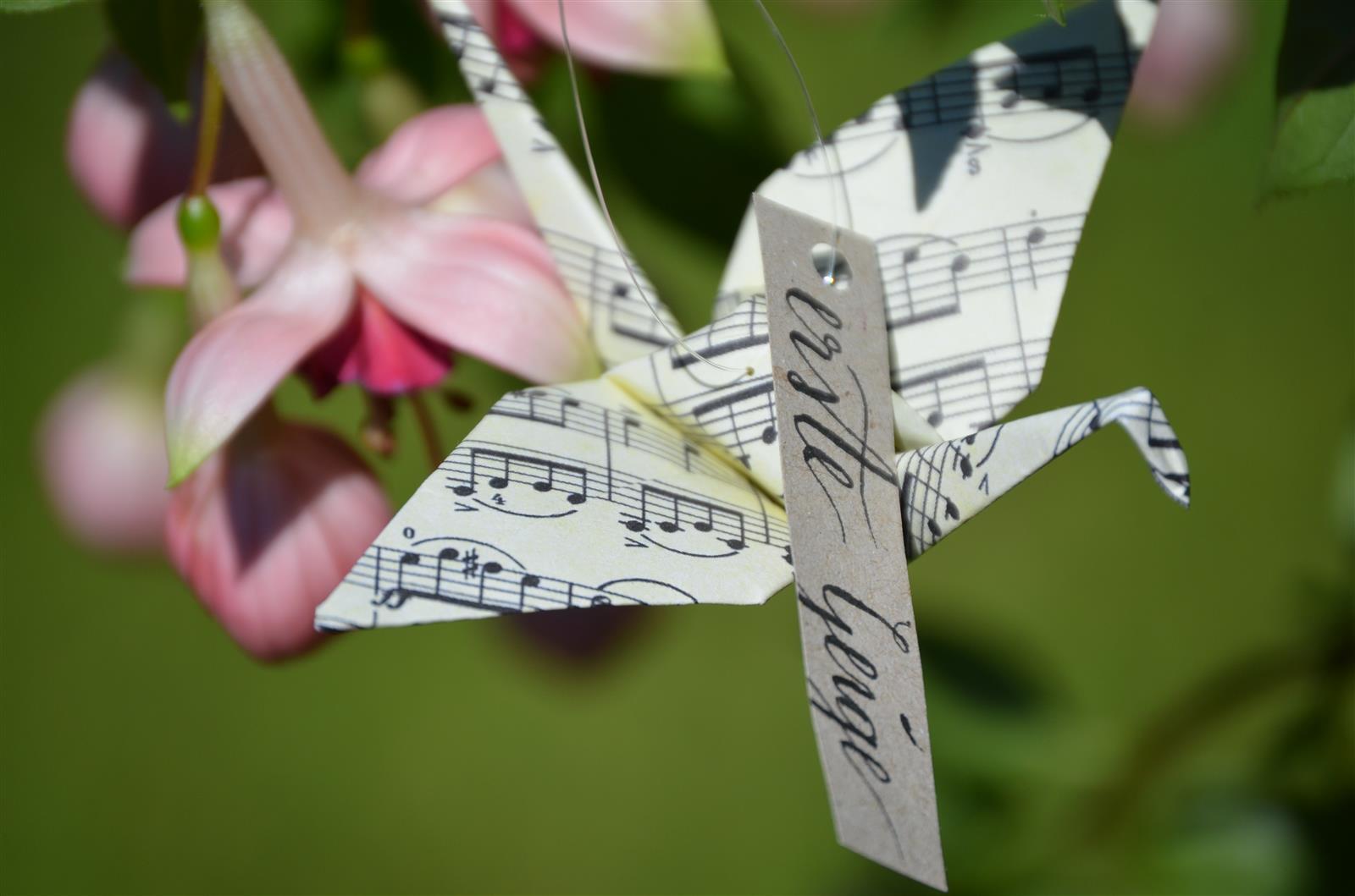 Origami-Kranich: Musiknoten und indiv. Schriftzug