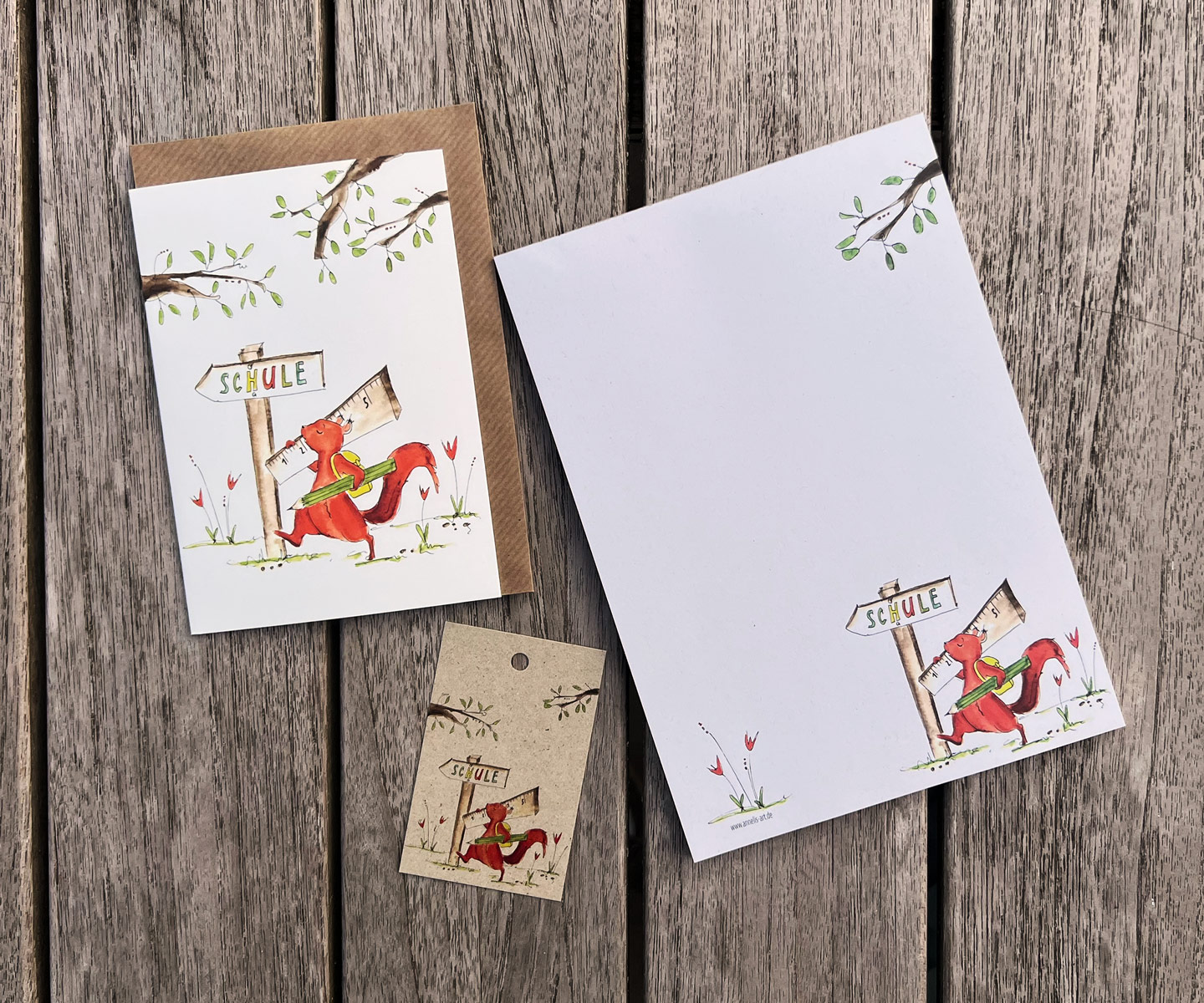 Geschenkset zur Einschulung | süßes Eichhörnchen kommt in die Schule | Notizblock, Postkarte und Geschenkschild | Sparpaket
