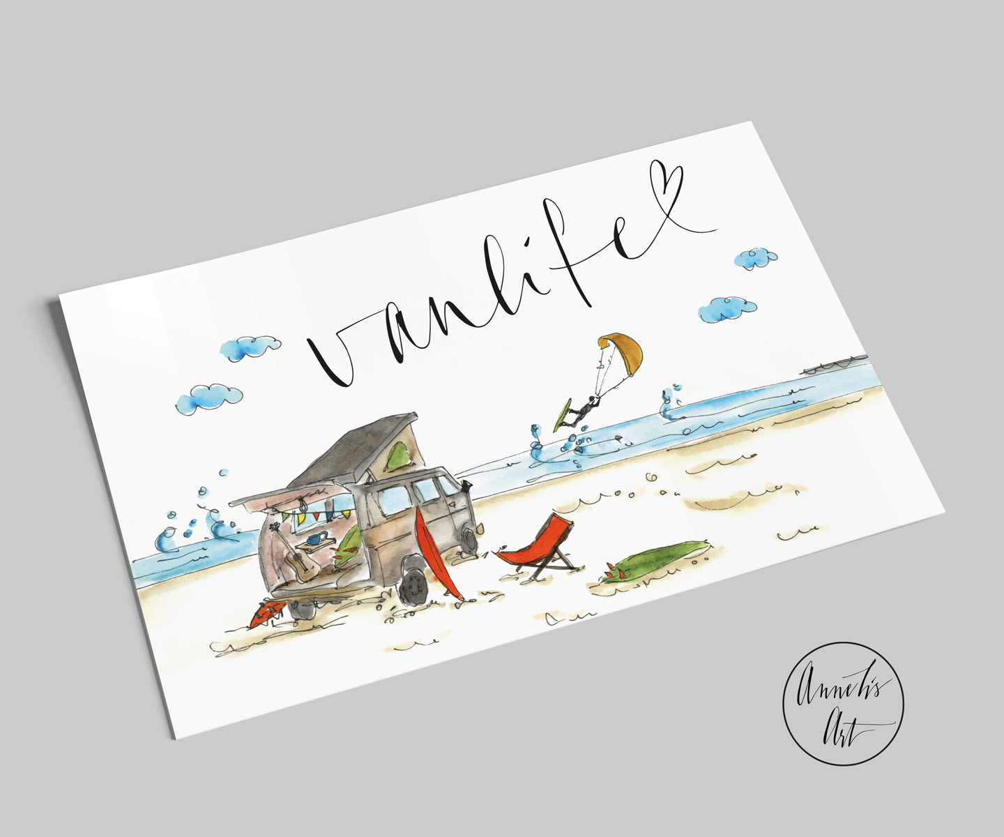 Postkarte | Surfbulli am Strand | Vanlife | Kitelife | Postkarte für Kitesurfer