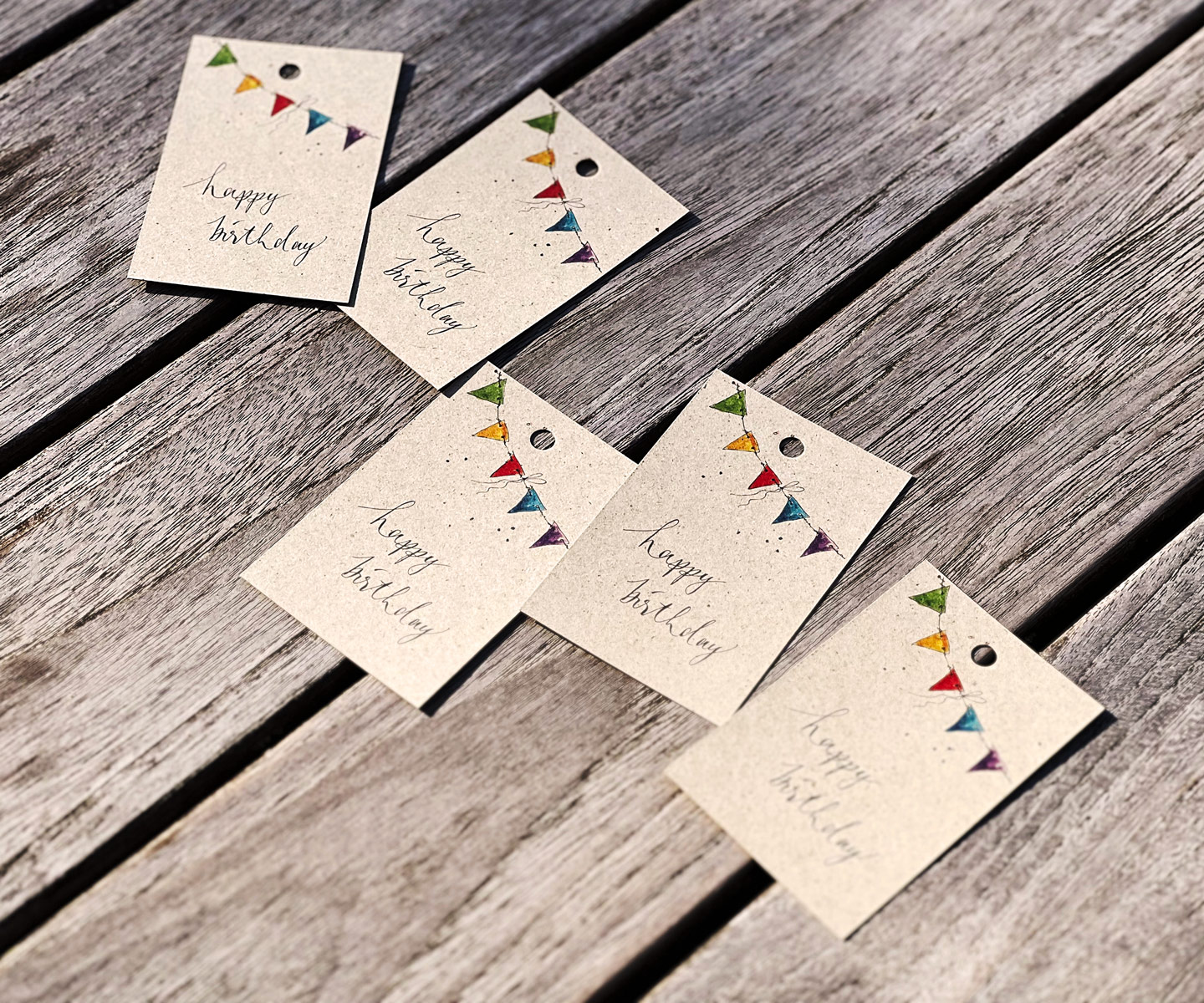 5 x Geschenkanhänger zum Geburtstag | Bunte Wimpelkette | Happy Birthday | 5er Set auf Graspapier | 85 x 55 mm